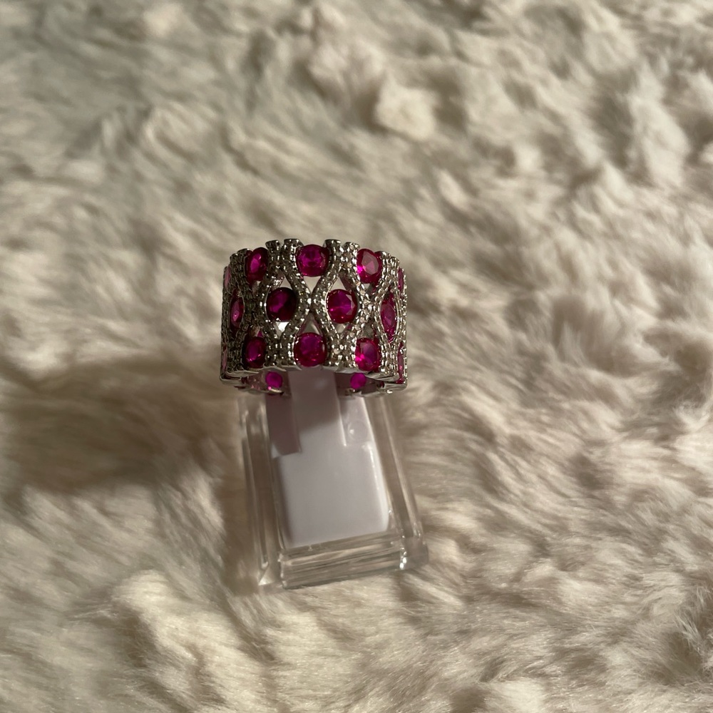 Stunning Ruby Cubic Zircon  Gorgeous size 8 New